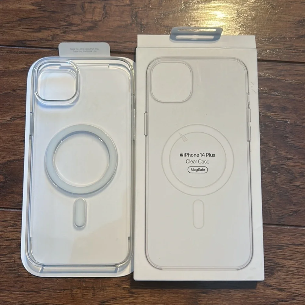 Apple iPhone 14 Plus Clear Case with MagSafe possible open case for photo